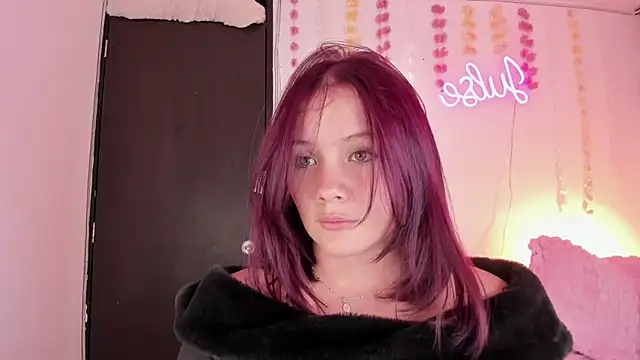 Snapshot of julse__ chatting on March 14, 2026, 12:17 am julse online show from March 14, 2026, 12:17 am