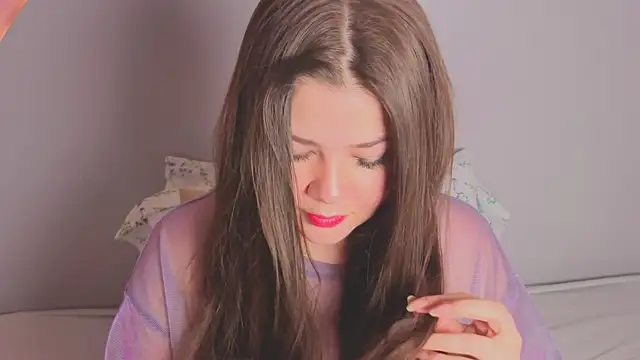 Snapshot of amyvans_ chatting on August 4, 2026, 9:17 pm amyvans online show from August 4, 2026, 9:17 pm