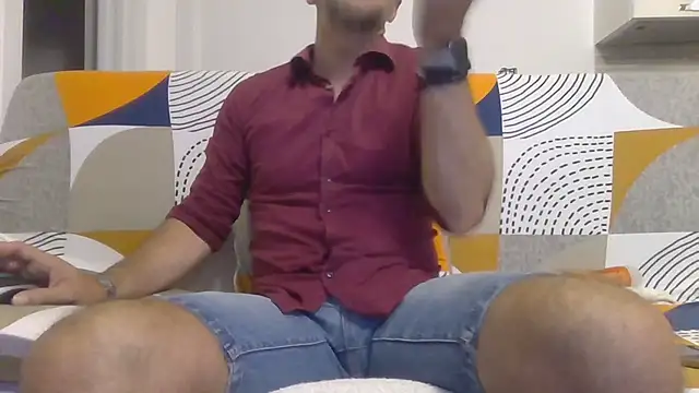 Eroshotlicker online show from May 26, 2026, 9:33 pm
