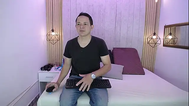 DaniyMel online show from February 5, 2026, 12:10 pm