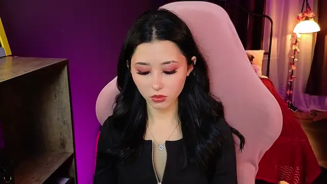 Snapshot of RedMidnight chatting on March 4, 2026, 8:37 pm RedMidnight online show from March 4, 2026, 8:37 pm