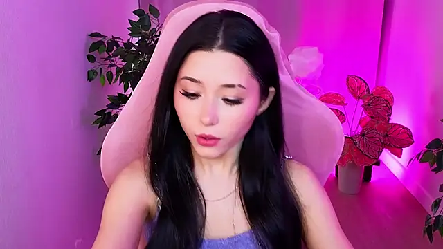 Snapshot of RedMidnight chatting on March 17, 2026, 8:56 pm RedMidnight online show from March 17, 2026, 8:56 pm