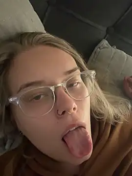 babyblue977 online show from December 23, 2025, 3:15 am