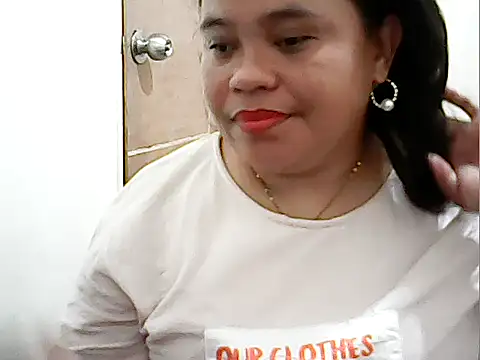 cutechubby online show from April 26, 2026, 9:18 am