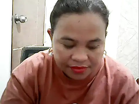 cutechubby online show from May 3, 2026, 8:15 pm