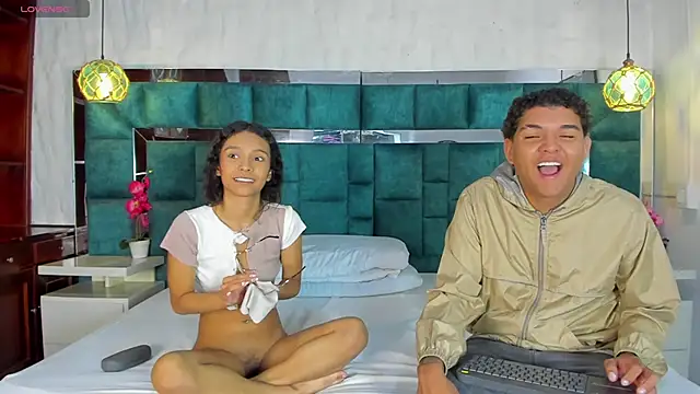  bonnyandclyde online show from March 13, 2026, 12:23 pm