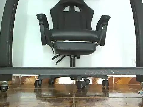 Snapshot of Alphacashmaster777 chatting on March 14, 2026, 8:36 pm Alphacashmaster777 online show from March 14, 2026, 8:36 pm