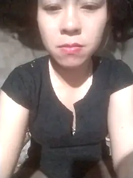 tieutam122 online show from February 5, 2026, 1:27 pm