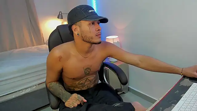 Snapshot of master_evil07 chatting on November 30, 2025, 3:43 am master evil07 online show from November 30, 2025, 3:43 am