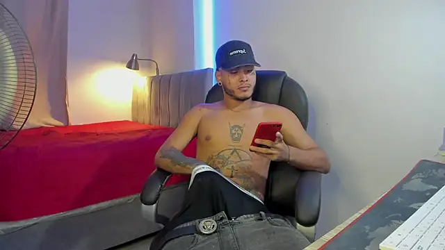 Snapshot of master_evil07 chatting on December 3, 2025, 5:59 am master evil07 online show from December 3, 2025, 5:59 am