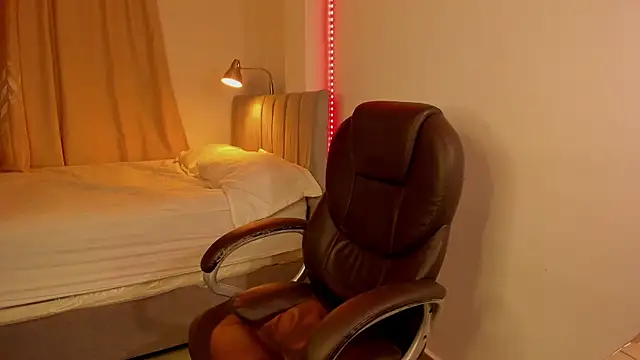 Snapshot of master_evil07 chatting on December 20, 2025, 5:14 am master evil07 online show from December 20, 2025, 5:14 am