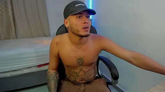 Snapshot of master_evil07 chatting on December 23, 2025, 5:16 am master evil07 online show from December 23, 2025, 5:16 am