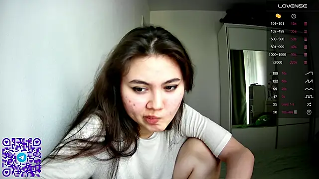 ArianeRandy online show from June 4, 2026, 3:07 pm