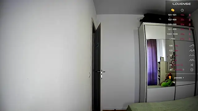ArianeRandy online show from June 17, 2026, 3:13 pm