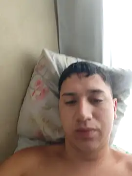 Alvarezz0202 online show from February 12, 2026, 2:23 pm