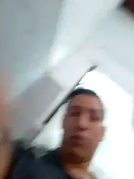 Alvarezz0202 online show from June 18, 2026, 4:33 pm