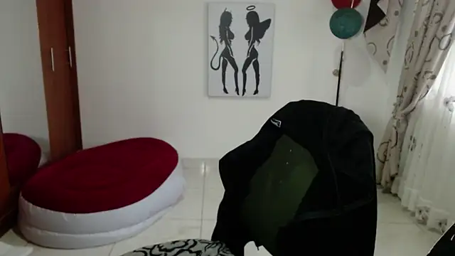 Snapshot of vivian-milf chatting on January 14, 2026, 9:42 pm vivian-milf online show from January 14, 2026, 9:42 pm