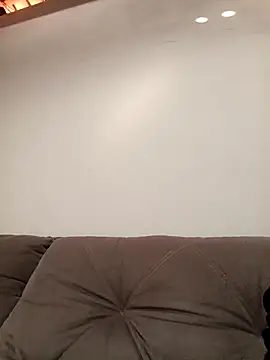 Snapshot of Cugulosojmbv chatting on December 17, 2025, 10:21 am Cugulosojmbv online show from December 17, 2025, 10:21 am