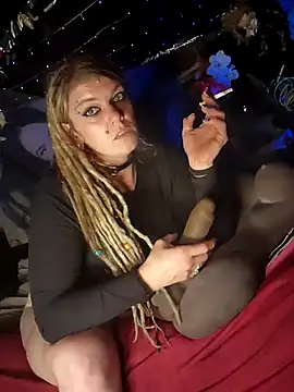 Snapshot of Horny_hippie chatting on October 12, 2025, 6:40 pm Horny hippie online show from October 12, 2025, 6:40 pm