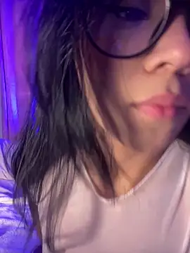 Klohewilliams  online show from January 14, 2026, 5:29 pm