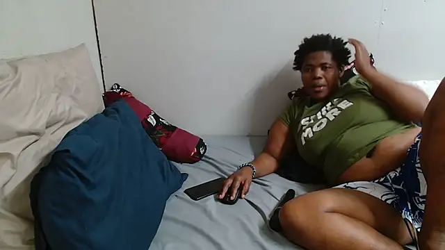 Snapshot of KittyPussyZA chatting on May 17, 2026, 4:03 pm KittyPussyZA online show from May 17, 2026, 4:03 pm