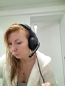 JenyJansy online show from December 2, 2025, 6:03 pm