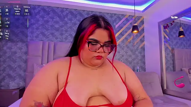 AlyzzandreRouge online show from December 19, 2025, 1:29 pm