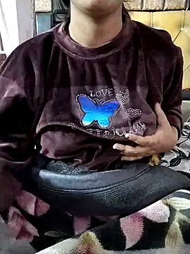 RASHMI SHARMA9 online show from February 3, 2026, 5:51 pm