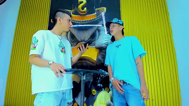 Snapshot of twink_scott_ chatting on December 19, 2025, 8:38 pm twink scott online show from December 19, 2025, 8:38 pm