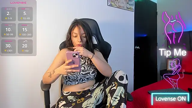 Charlie 777  online show from February 5, 2026, 9:41 pm