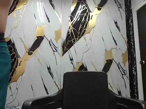 simonm667 online show from June 14, 2026, 8:44 pm
