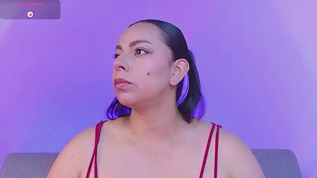 jimena chic1 online show from August 7, 2026, 8:33 pm