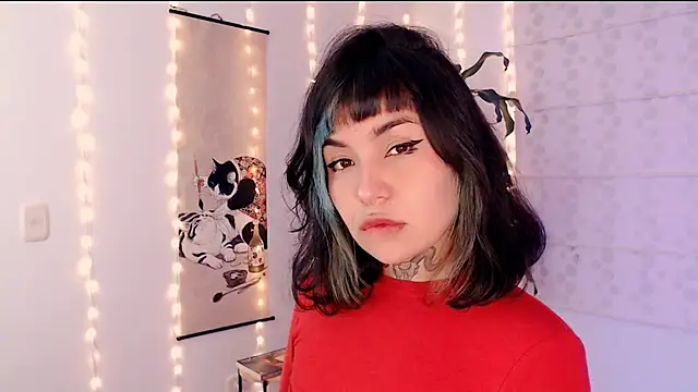 justmartina  online show from March 12, 2026, 1:23 am