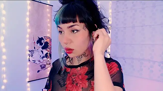 justmartina  online show from April 30, 2026, 1:12 am