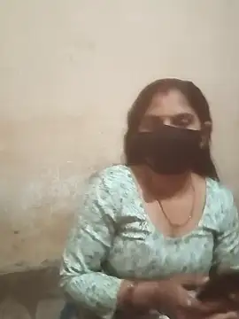 Pooja bhabhi00 online show from January 17, 2026, 3:28 pm