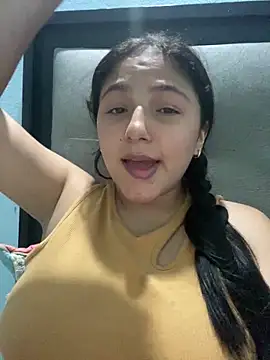Snapshot of Emily_milk_1 chatting on April 16, 2026, 3:07 am Emily milk 1 online show from April 16, 2026, 3:07 am