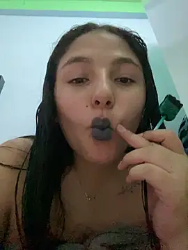 Snapshot of Emily_milk_1 chatting on May 20, 2026, 8:59 pm Emily milk 1 online show from May 20, 2026, 8:59 pm