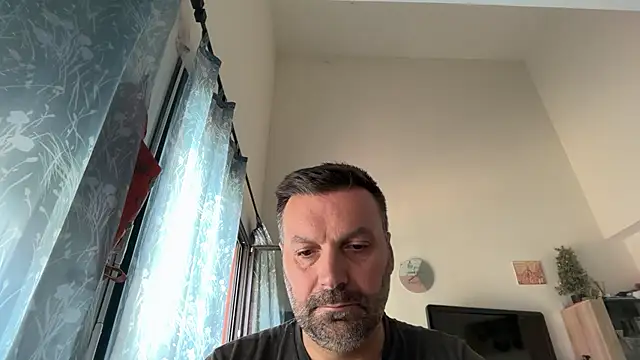 Snapshot of coolsmith81 chatting on July 22, 2026, 4:32 pm coolsmith81 online show from July 22, 2026, 4:32 pm
