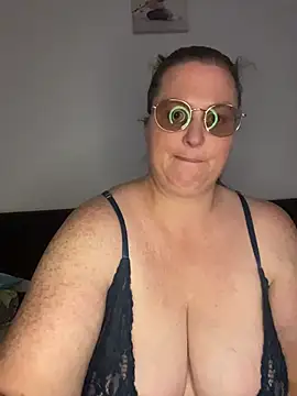 Snapshot of bea_french_curvy chatting on April 10, 2026, 7:51 pm bea french curvy online show from April 10, 2026, 7:51 pm