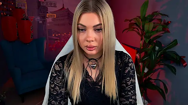 HyileyClark online show from March 10, 2026, 9:14 am