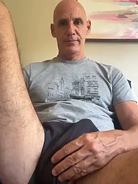 Snapshot of Elosoo chatting on April 15, 2026, 2:13 pm Elosoo online show from April 15, 2026, 2:13 pm
