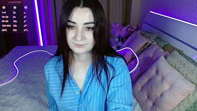 Snapshot of AdeleCutie chatting on December 3, 2025, 8:29 pm AdeleCutie online show from December 3, 2025, 8:29 pm