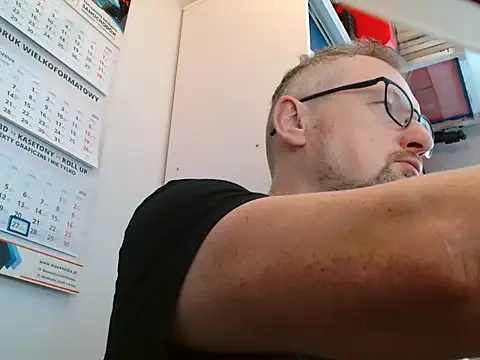 Snapshot of your_tipie chatting on November 27, 2025, 7:54 am your tipie online show from November 27, 2025, 7:54 am