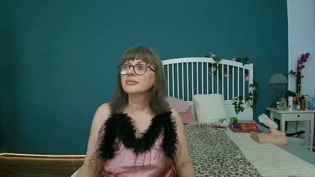 Cougar Milff online show from July 2, 2026, 7:53 pm
