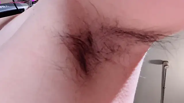 Snapshot of LT-333 chatting on March 9, 2026, 4:11 pm LT-333 online show from March 9, 2026, 4:11 pm