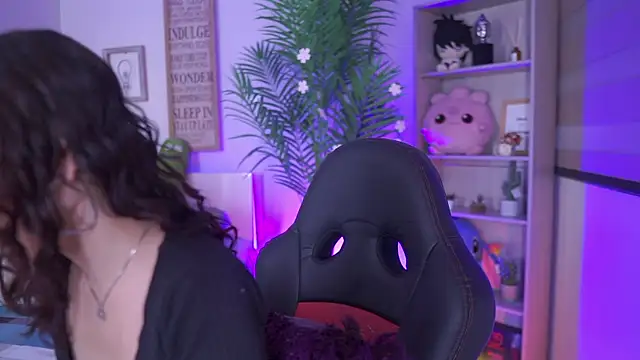 Snapshot of dakotaa_01 chatting on December 22, 2025, 3:42 pm dakotaa 01 online show from December 22, 2025, 3:42 pm