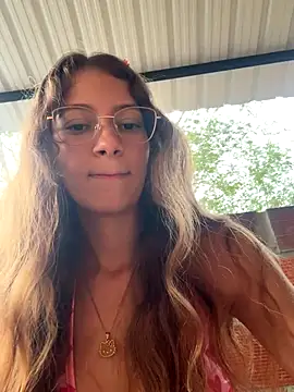 Vanneskk online show from December 1, 2025, 2:33 pm