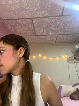 Vanneskk online show from December 5, 2025, 1:31 pm