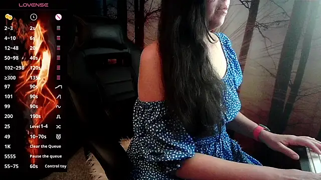 Snapshot of Whisperingfire chatting on May 19, 2026, 7:53 pm Whisperingfire online show from May 19, 2026, 7:53 pm