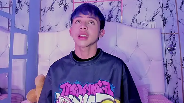 Prince Apolo online show from December 3, 2025, 7:56 pm